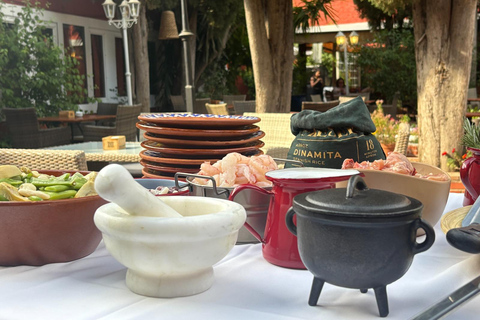 Granada: Jantar com Paella num Terraço do Albayzín e Flamenco ao Vivo