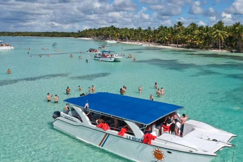 Punta Cana : Majestuosa Expedición en Catamarán a Isla Saona con AlmuerzoSaona tour