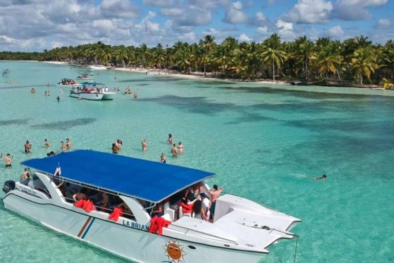 Punta Cana : Majestuosa Expedición en Catamarán a Isla Saona con AlmuerzoSaona tour