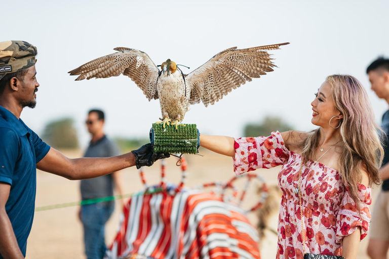 Dubai: Passeio de balão ao nascer do sol com passeio de camelo e café da manhã