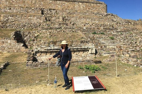 Oaxaca: Tour di Monte Alban, Cuilapam e dei villaggi artigianaliOaxaca: Tour di Monte Alban, Cuilapam e villaggi artigianali