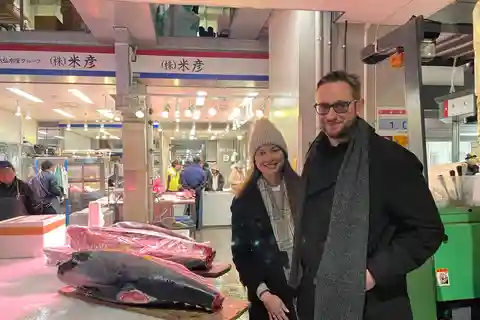 Tokio: Prohlídka trhu Toyosu s porcováním tuňáka a přípravou sushi