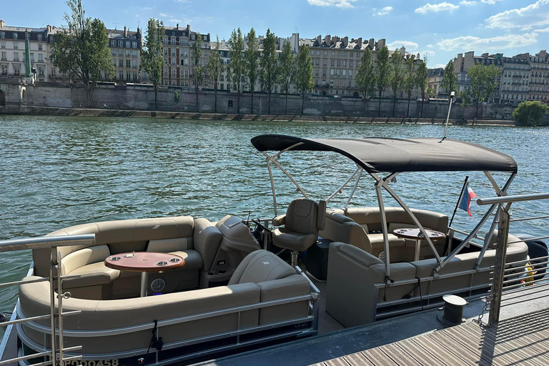 Paris: Private Seine River CruiseConquête 2,30h