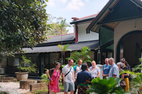 Yogyakarta Palace and Watercastle Guided Tour Yogyakarta Palace & Water castle Guided Tour – Meeting Point