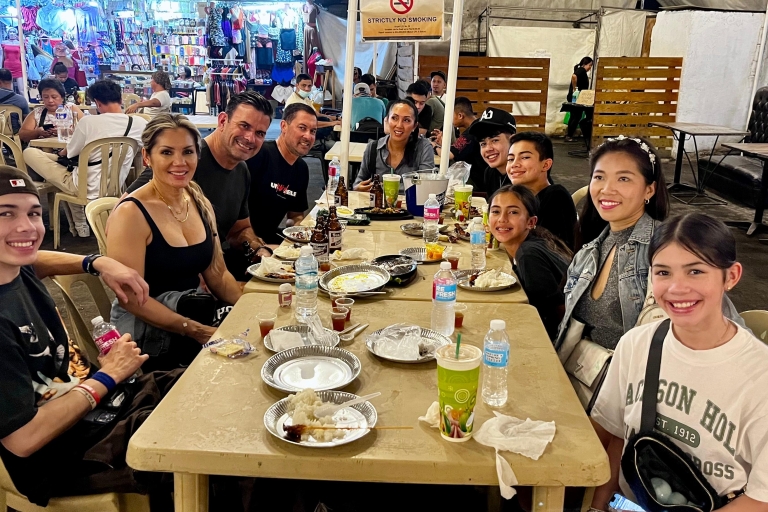 Cuisine de rue à Makati avec un guide de la région