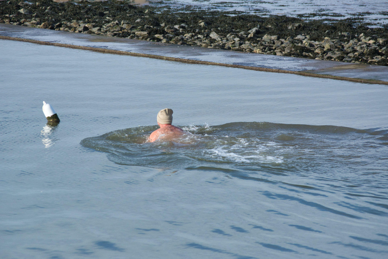 Gothenburg: Hot Tub Escape, Secret Beach & Harbor Cruise Hela tiden
