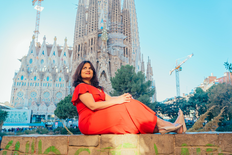 Barcelona: Sesión de fotos profesional en el exterior de la Sagrada FamiliaVIP (50 Fotos)