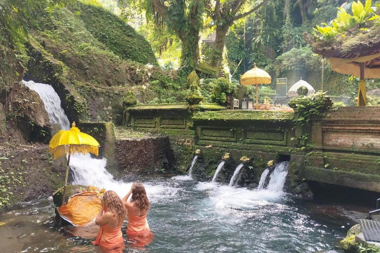 Pura Mangening: Water Temple Tour with Spiritual CleansingTour with Transfers to/from Central Bali