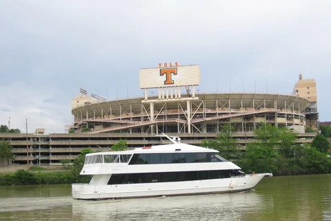Knoxville: Sunset Dinner Cruise on Tennessee River