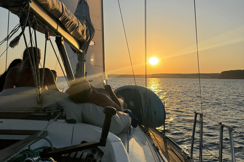 Cala Galdana - Full-day sailing trip (8 hours) Full-day sailing trip through the coves of southern Menorca (max. 4 people)