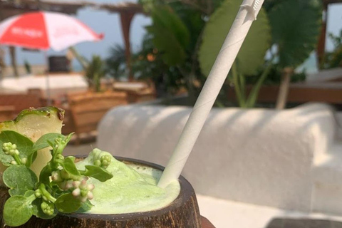 Accra: Sunsets, Famous Beaches & Bars Tour with a Free Drink