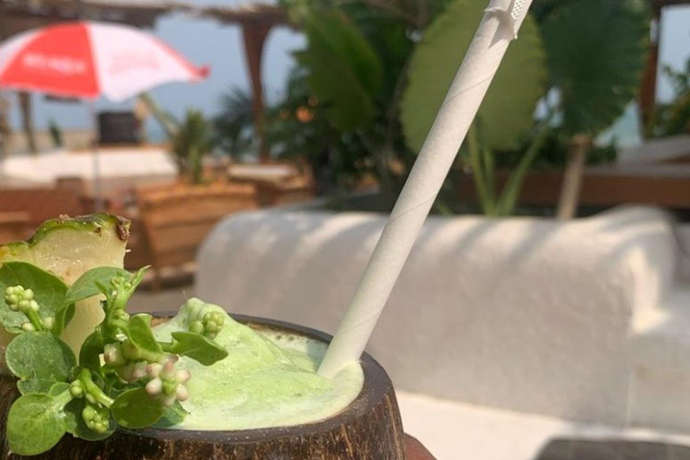 Accra: Sunsets, Famous Beaches & Bars Tour with a Free Drink