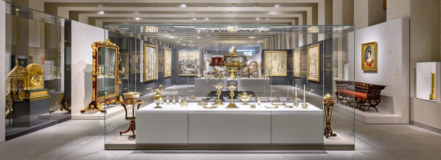 Visite guidée du palais royal et de la galerie des collections royales