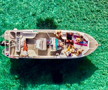 From Marseille: Iconic Calanques Boat Tour with Swimming