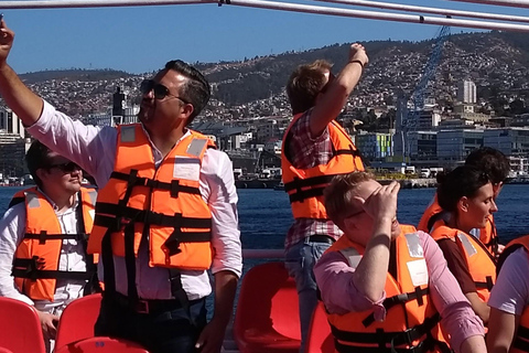 Valparaíso Sunset Sightseeing Tour: Speedboat, Viewpoints, Traditional Bars, and Beer PRIVATE SUNSET BOAT TOUR DURING THE WEEK