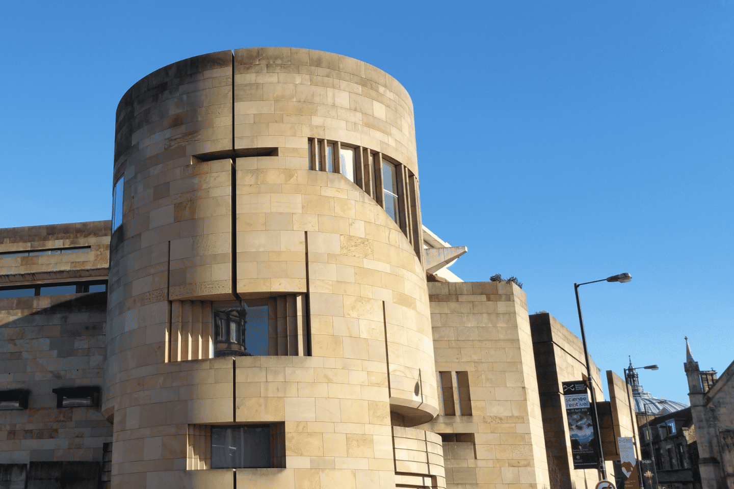 Edinburgh: Old Town Walking Tour with an APP