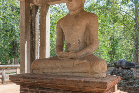 From Downsouth: 3-Day Anuradhapura, Sigiriya & Kandy Tour 3-Day Tour: Anuradhapura, Sigiriya & Kandy on a SUV