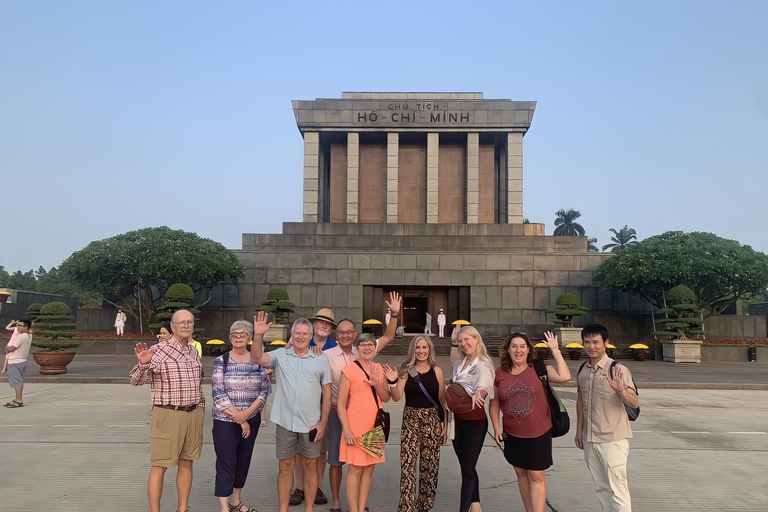 Hanoi: Military History Museum, Hoa Lo Prison & Gardens Tour Small Group: All-In-One Tour: Highlights & Train Street