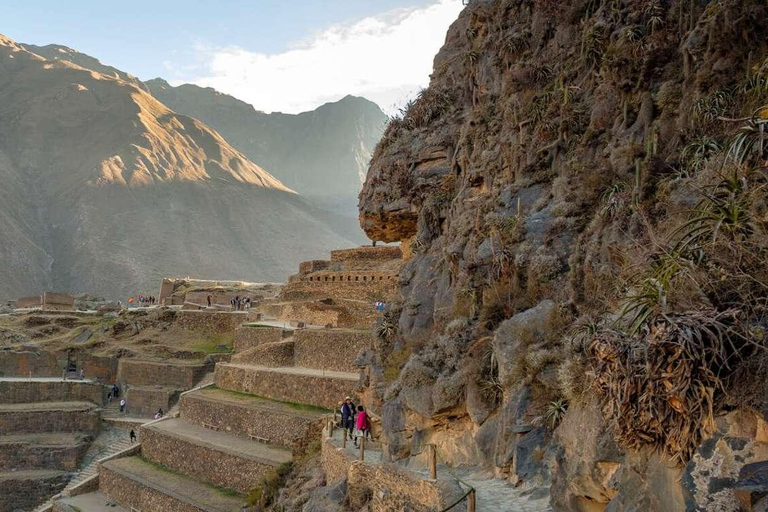 Cusco: Sacred Valley and Machu Picchu 2-Day Tour