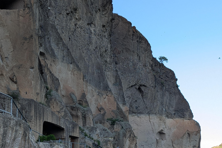 Tbilisi: Borjomi, Rabati, vardzia