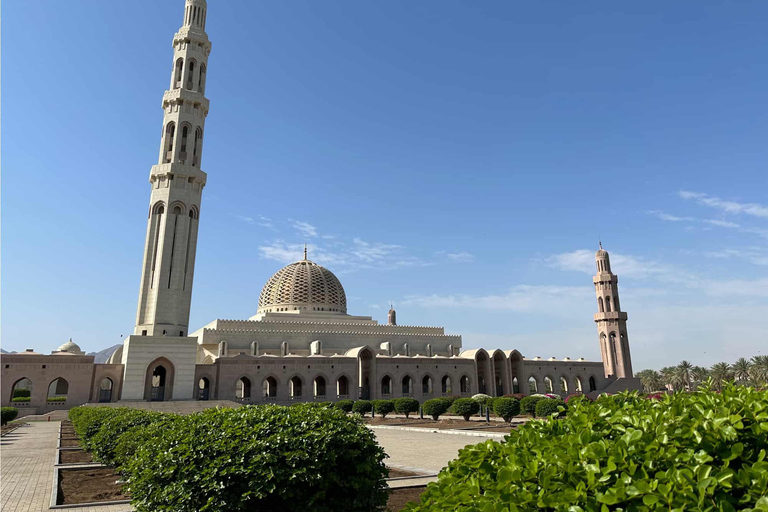 Best of Muscat in One Day (8–9 Hours) with Hotel Pickup