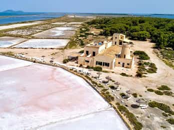 Marsala : Le bien-être dans les poêles à sel rose avec le dîner