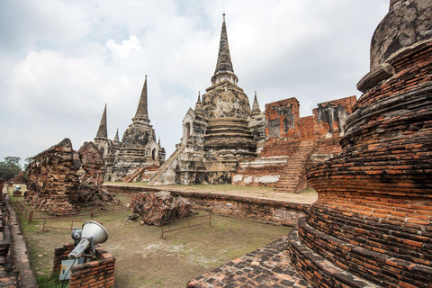 From Bangkok: Monkey Lopburi and Ayutthaya Day Trip