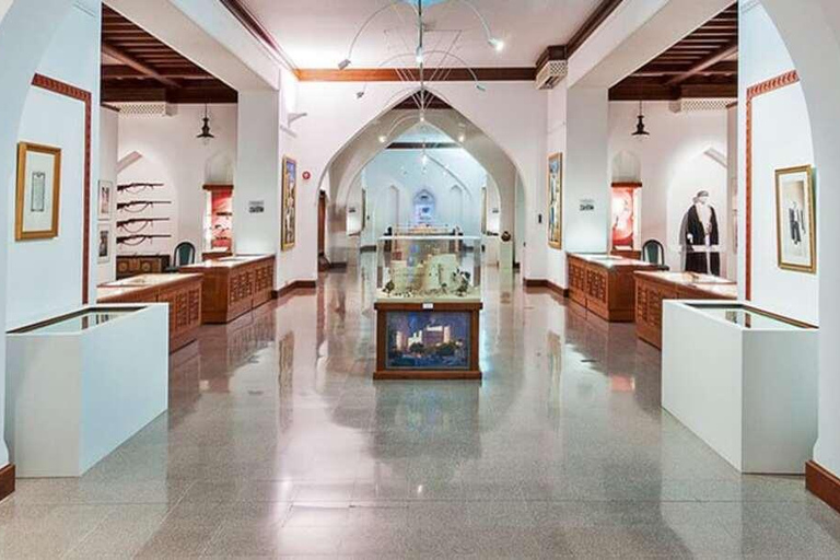 Muscat: Bait Al Zubair Museum Tour with Meal & Guide