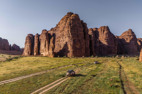 AlUla: Sharaan Platinum Dinner Safari