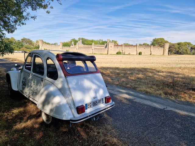 Visit Location d'une 2cv pour 4 heures sans chauffeur in Béziers, France