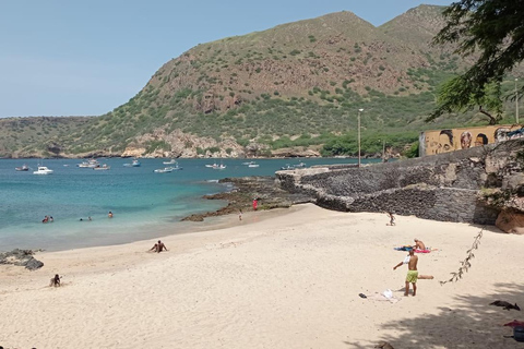 Praia: Santiago Island Highlights Tour with Breakfast