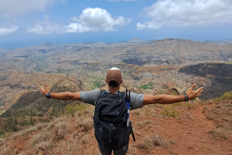 Santiago: Hike from Praia to Monte Tchota and Pico de Antónia Santiago: Beach to Monte Tchota – Pico Leão – Monte Tchota Hike