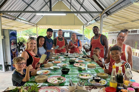 Aonang: Thaise kookles met markt- en moestuintourAonang: Thaise kookles met markt- en keukentuintour