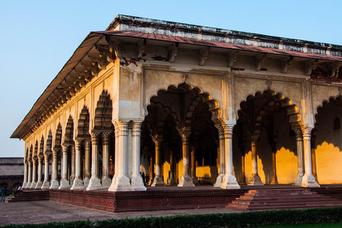 Von Jaipur aus: Private Agra Sonnenaufgangstour mit Guide und Taxi