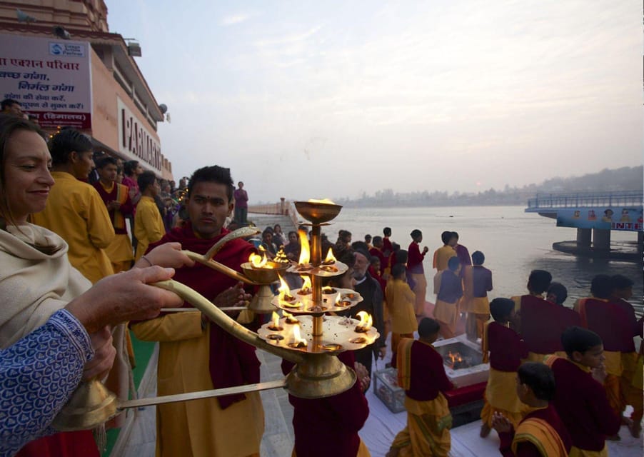 Explora Rishikesh A La Luz De La Noche Tour A Pie Guiado De 2 Horas