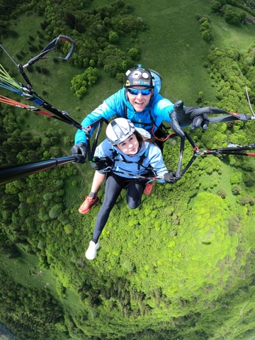 Brasov: Tandem Paragliding Above Poiana Brașov