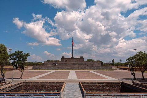 Desde Hue : Tour de la ciudad de un día completo con viaje en barco y almuerzoGrupo pequeño