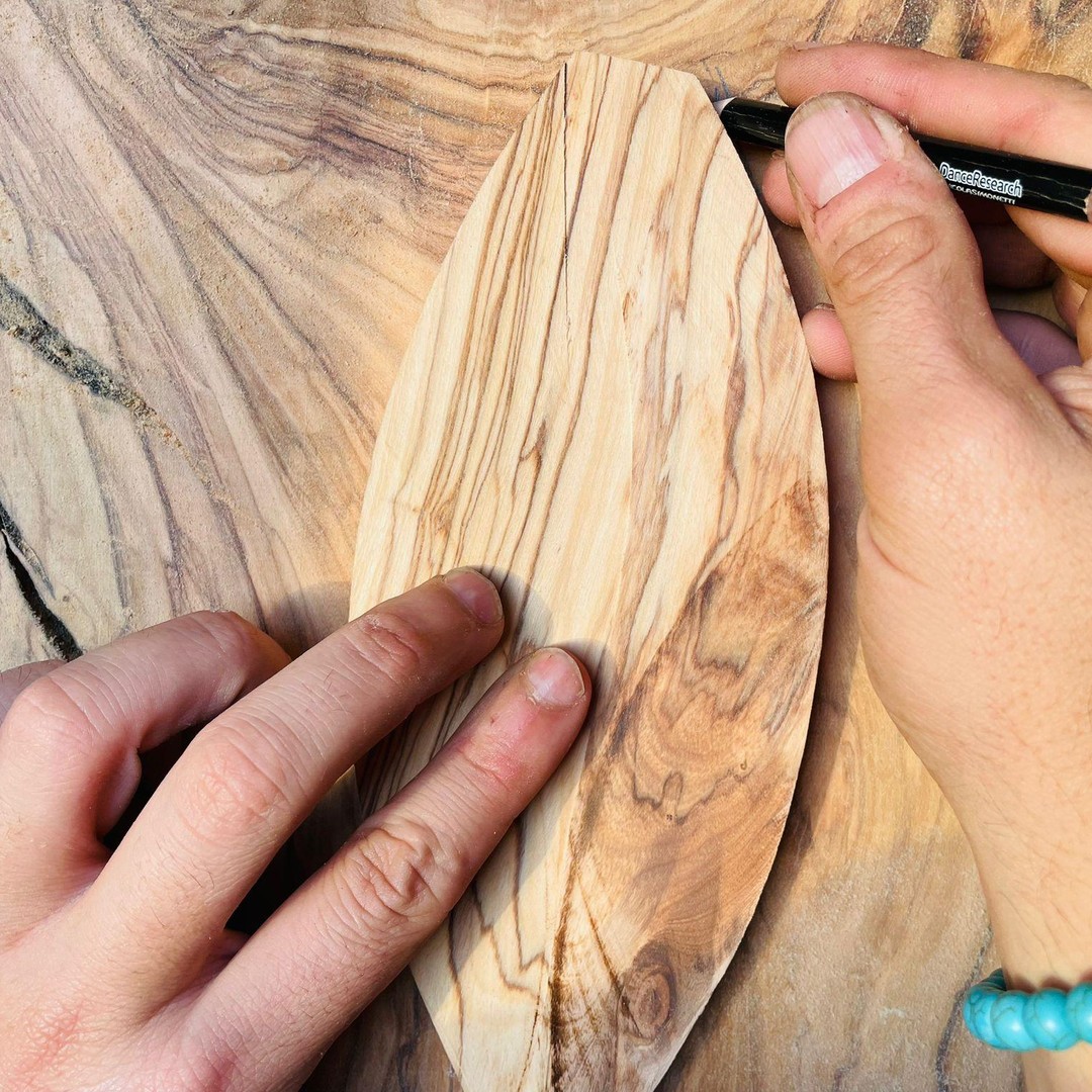 Ostuni: masterclass di lavorazione del legno d'ulivo con un maestro artigiano