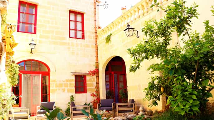 Gozo: Traditionelles und lokales Frühstück in einem historischen Gebäude