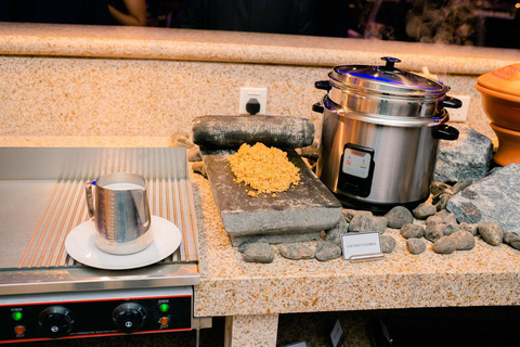 Colombo: Lotus Tower 360° Revolving Buffet & Tuk-Tuk Safari Meet at Lotus Tower Entrance: Restaurant Lunch/Dinner Buffet