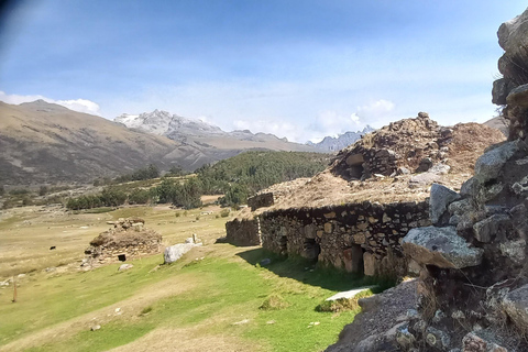 Laguna Rocutuyoc and Honkopampa Ruins Private Service