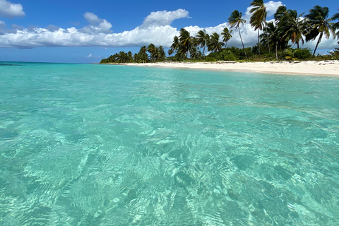 Saona Island VIP: 4 Beaches , Mano Juan & Canto de la Playa 4 Beaches VIP Saona Island: Mano Juan & Canto de la Playa