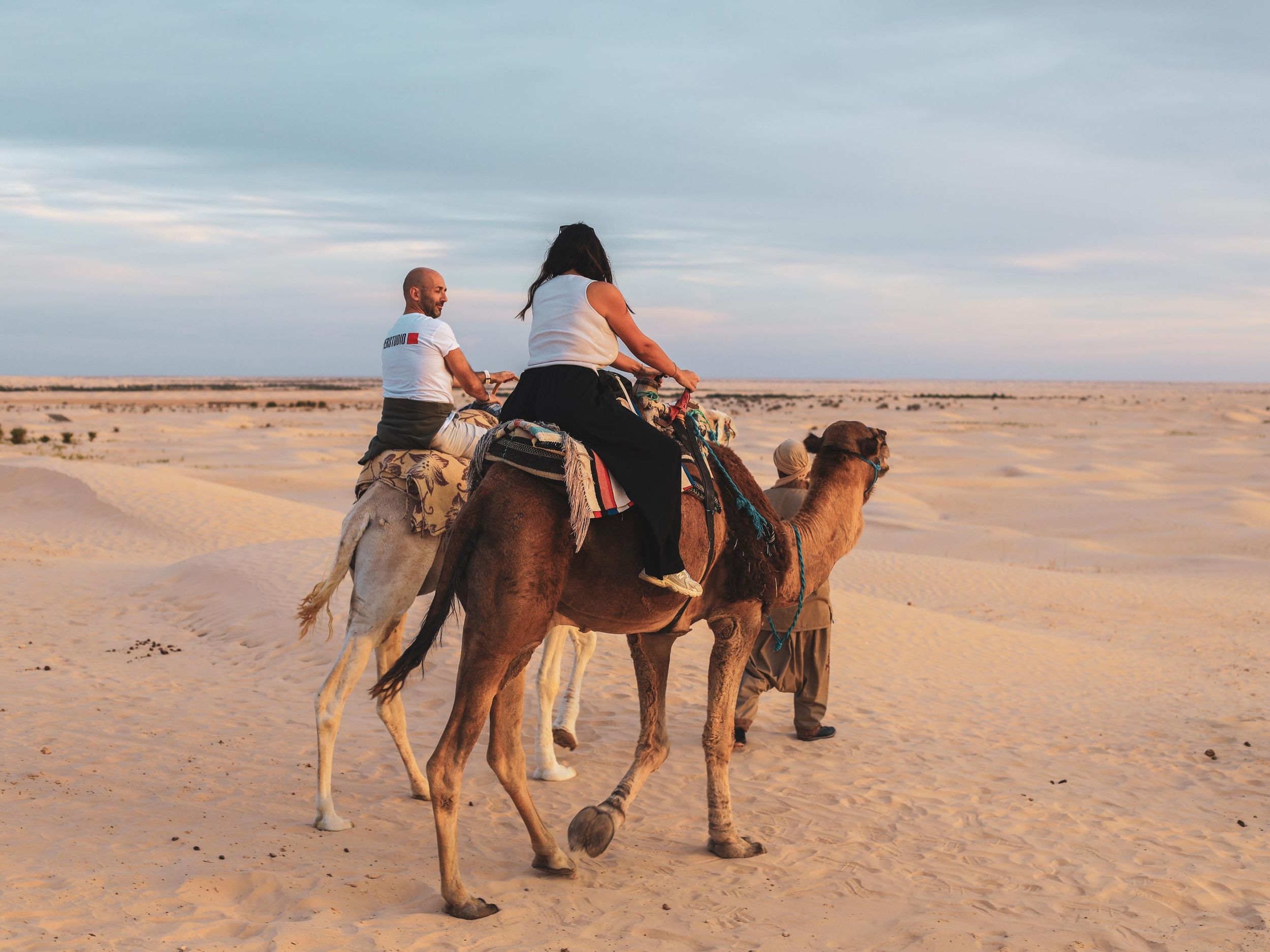 Von Tozeur: 2-tägiges Sahara-Wüstenerlebnis mit Camp
