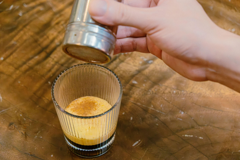 One Hour in Hanoi: Vietnamese Coffee-Making Class Private Option