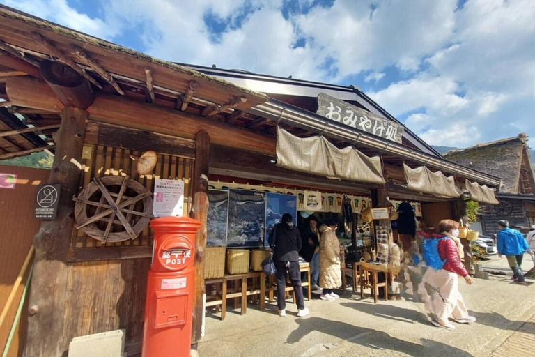 Osaka: 2-dagars tur till Hida Takayama, Shirakawa-go och Tateyama2-3 personer per rum