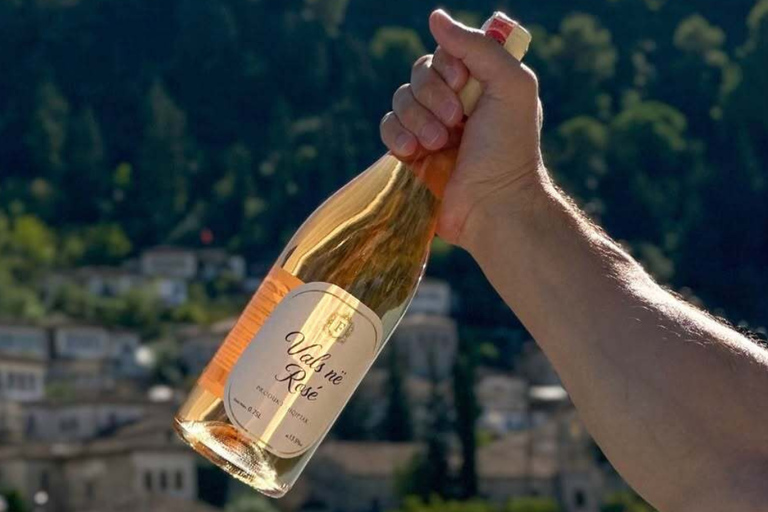 Berat: Guided Walking Tour with Food and Wine Tasting