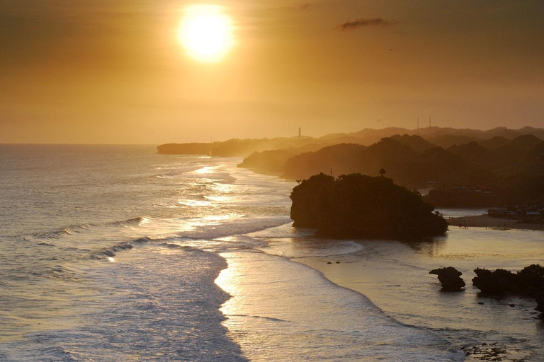 Yogyakarta: 5-Beach Full-Day Tour with Transfers & Entry Fee