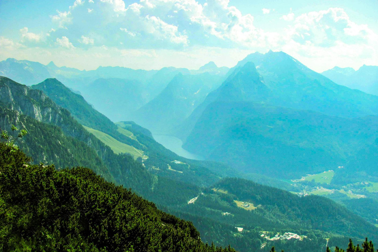 From Munich by minivan: Hiking tour to Eagle's Nest