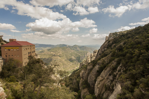 Tot Montserrat: Transport, Museum Tickets, and Lunch