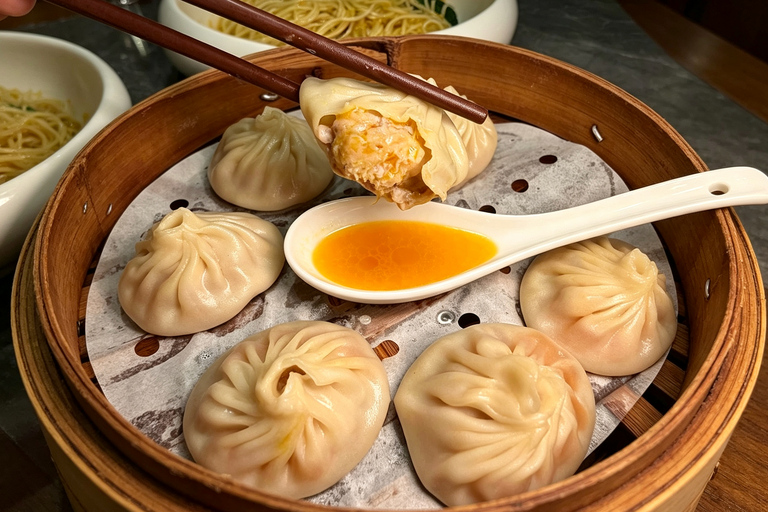 Hangzhou: Shanghai Soup Dumpling Cooking Class